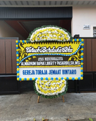 Papan Bunga Duka di Lubuk Buaya